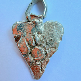 Pin Verão, Coração