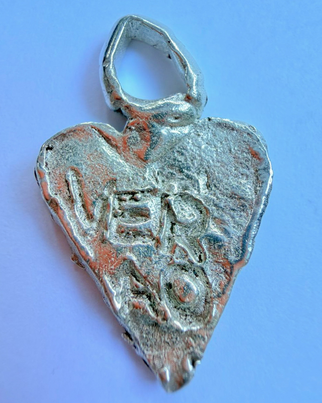 Pin Verão, Coração